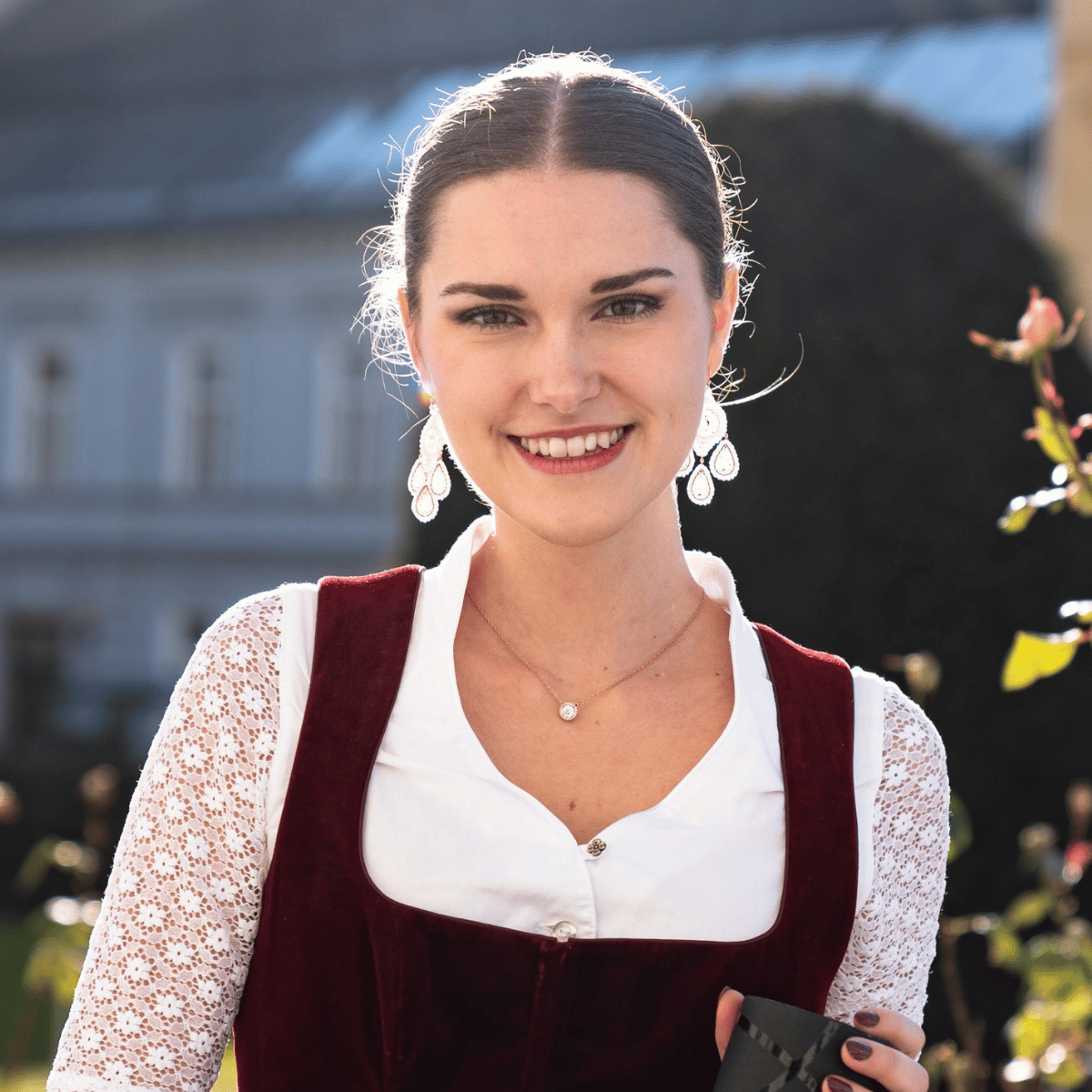 Viktoria Missbrenner, BEd, und Ihre kompetente Ansprechpartnerin, wenn es um erfolgreiche Kommunikation auf Englisch geht.